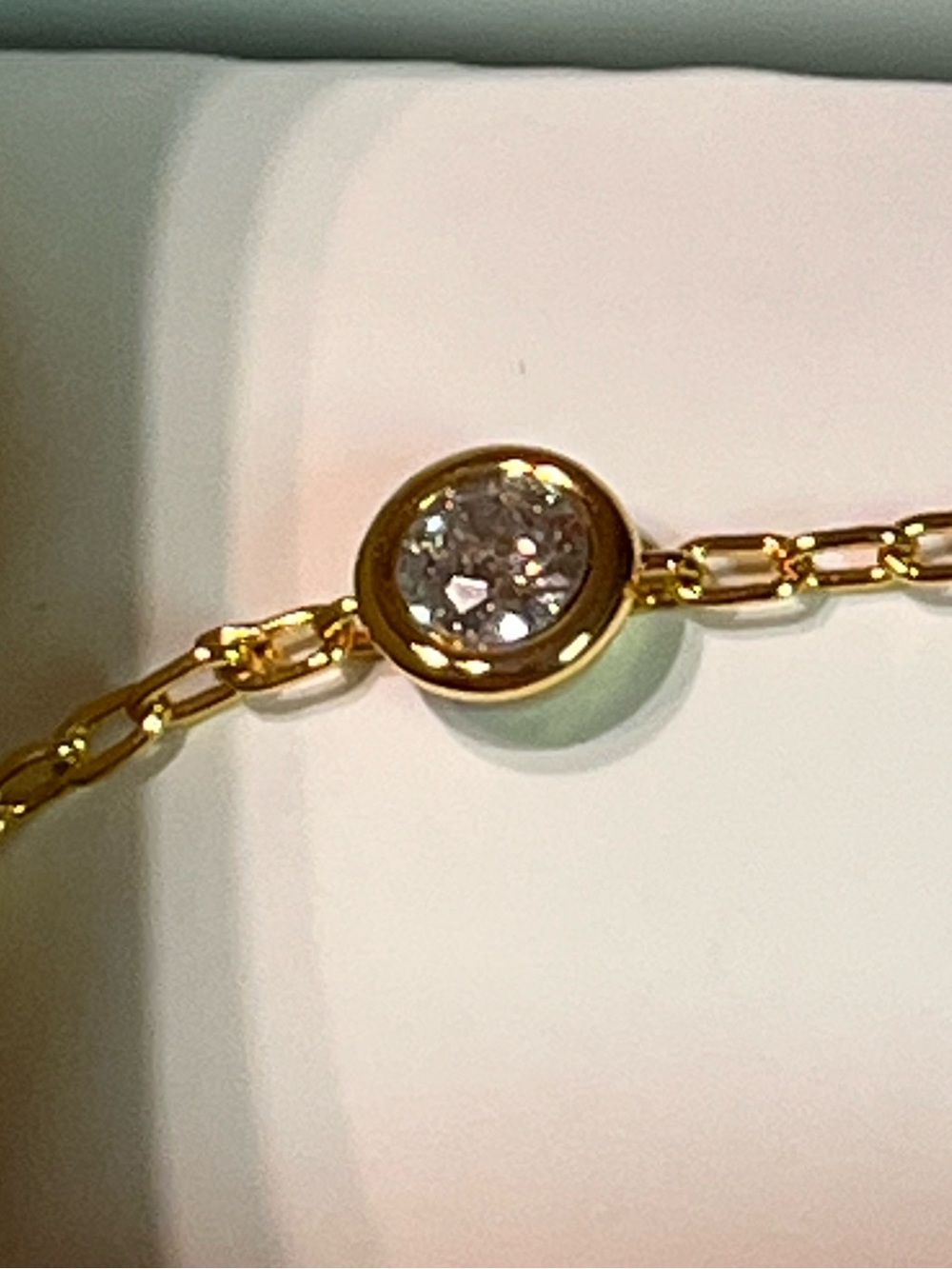 New Michael Kors gold-tone bezel-set crystal station link bracelet
Box included - Picture 4 of 8